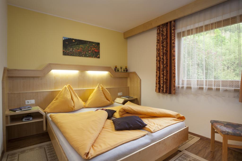 Ferienhaus Sonnenhang Matrei in Osttirol Luaran gambar